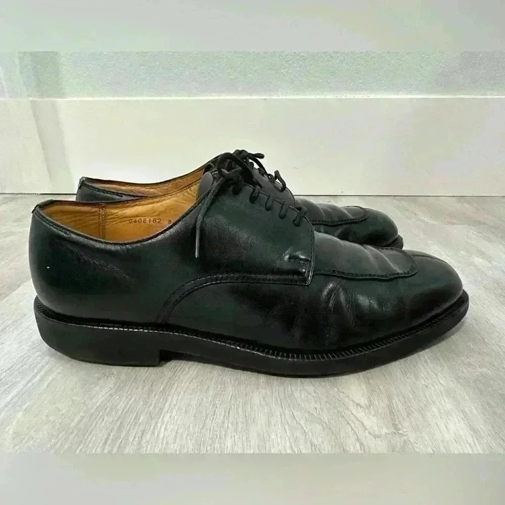 Vintage Burberry Oxford dress shoes for men size 6.5